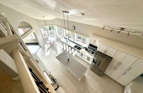 East Foothills Villa | Retreat @ 7B4B villa with Pool, Hot Tub and Amazing View in SF Bay