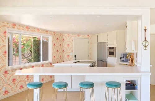 Clearlake House | Retro Lake Front Home | Stay On The Water