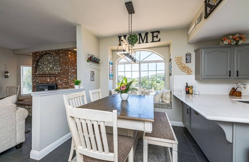 Winchester House | Retro Ranch-10bd-Pool-Hot Tub-Games-Pickleball