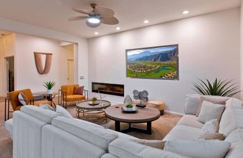 Desert Hot Springs House | Ridge Overlook Stunning Mountain Views