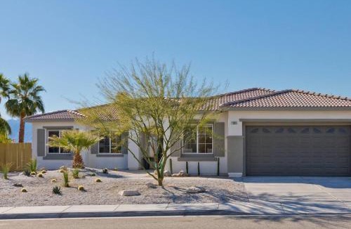Desert Hot Springs House | Ridge Overlook Stunning Mountain Views