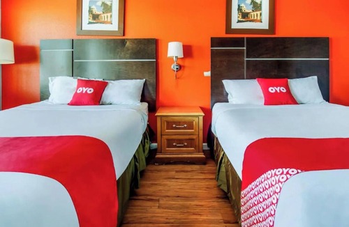 Ridgecrest Hotel | Ridgecrest Getaway: Room with 2 Queen Beds Perfect for Weekend Adventurers