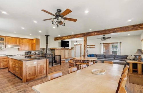Brian Head Cabin | Ridgeview Retreat - Huge Cabin w/Private Hot Tub