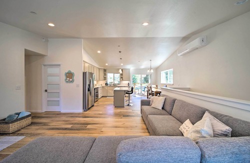 Junction City House | River Acres Retreat w/Grill & River Access!