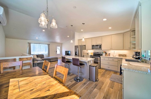 Junction City House | River Acres Retreat w/Grill & River Access!