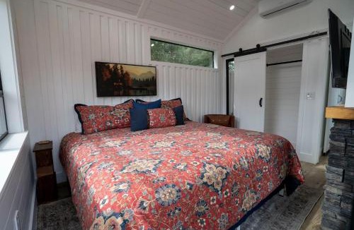Yosemite Forks House | River Falls Retreat