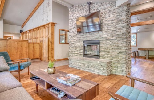 Century West House | River Ridge 517A