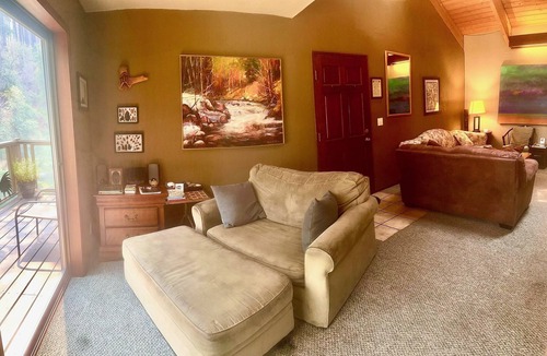 Roseburg House | River Vista Homes: Perfect for Fishing, Swimming, and Relaxing by the Water