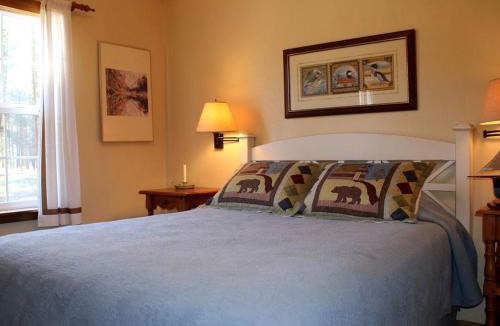 Chiloquin House | Riverfront Cabin Rental for Four near Crater Lake National Forest, Oregon