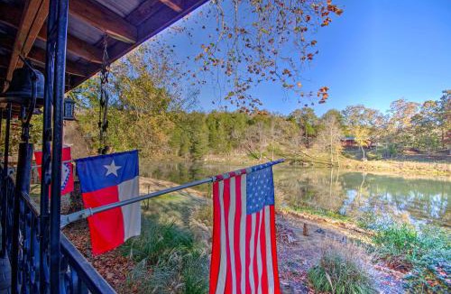 Mammoth Spring House | Riverfront Getaway w/Treehouse, Fire Pit & Deck!