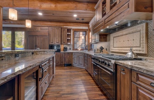 Olympic Valley House | Riverfront Lodge - TLUXP