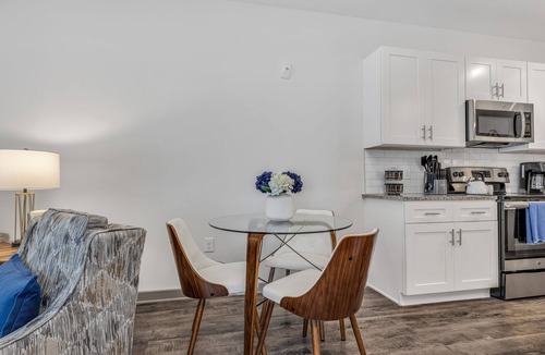 Downtown Chattanooga Condo | Riverfront Luxury Condo, walk to Aquarium & Dining