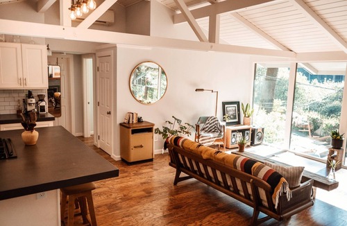 Northwood House | Riverhaus- Boutique 1BR w/Hot Tub Natural Sunlight