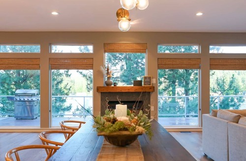 Post Falls House | Riverside Harbor House | Luxury Riverfront | Dock & Fire Pit