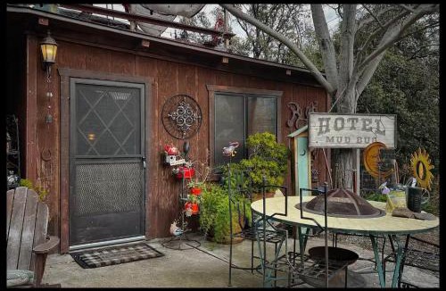 Three Rivers House | Riverview Bungalow - Pet Friendly