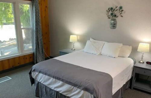 Bend Cottage | Riverview .