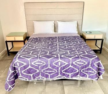 Lynwood Hotel | Rocky Inn Motel