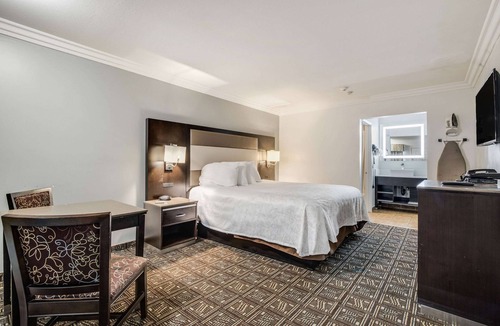 Temecula Hotel | Rodeway Inn Old Town Temecula