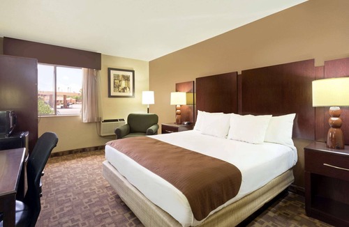 Chandler Hotel | Rodeway Inn & Suites Chandler - Phoenix South I-10