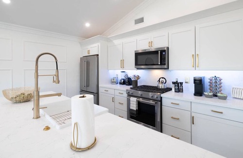 Scottsdale Estates Nine House | Roma Home near Old Town w/ Private HEATED Pool and Putting Green