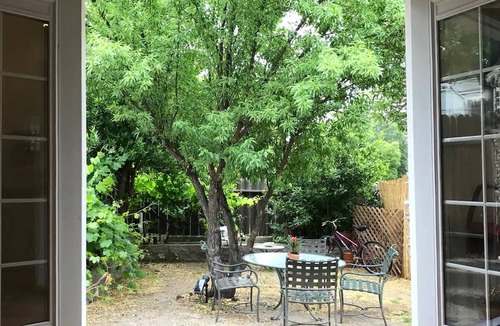 Paso Robles Cottage | Romantic Casita - walking distance to park