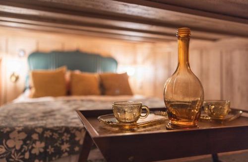 Roseburg House | Romantic Cottage with Sauna and Cold Plunge
