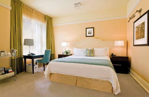 Goose Hollow Hotel | Romantic Portland Retreat | Pet-Friendly | Near Portland Art Museum - 0.5 mi