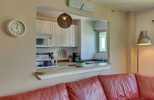 Downtown Seattle Apartment | Rooftop Deck & Views! Walkable Dtwn Seattle Condo