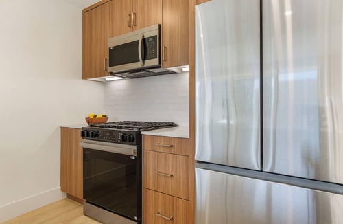 Downtown San Diego Apartment | Rooftop Retreat + Spa + Pool + Gym | Little Italy District | Ancora by AvantStay