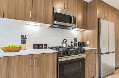 Downtown San Diego Apartment | Rooftop Spa + Fitness Studio + BBQ Area | Walk to Dining & Waterfront | Ancora