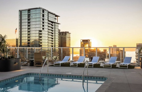 Downtown San Diego Apartment | Rooftop Spa + Fitness Studio + BBQ Area | Walk to Dining & Waterfront | Ancora