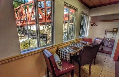 Downieville Cabin | Room 1 - Family Suite