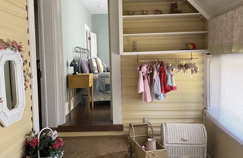 McCloud House | Roomy and fabulous home in the heart of historic Downtown McCloud!