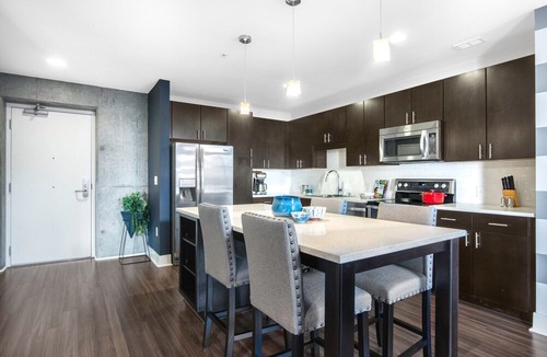 Mission Bay Apartment | Roomy Mission Bay 2BR, w/ Gym, Pool, near Caltrain, by Blueground