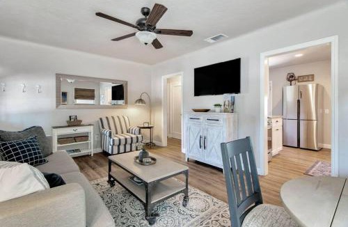 Paso Robles House | Rosé Getaway Close to Downtown Paso Robles 2 Bed/1 Bath