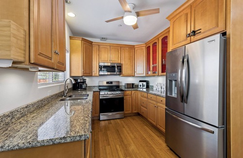 Sierra Tract House | Rosewood Retreat: Hot Tub, BBQ, Games