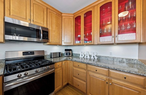 Sierra Tract House | Rosewood Retreat: Hot Tub, BBQ, Games