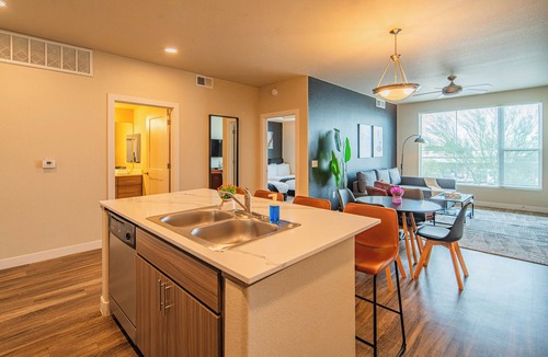 Tempe Apartment | ROVE LIVING/KB - V on Broadway