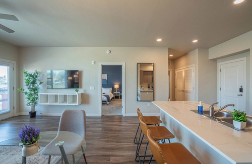 Tempe Apartment | ROVE LIVING/KL - V on Broadway