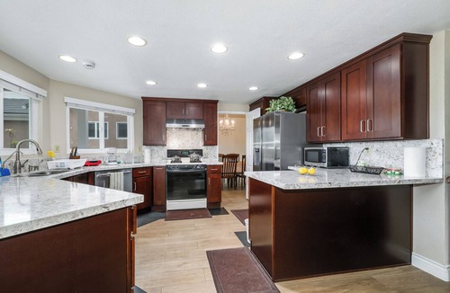Rowland Heights House | Rowland Heights Beautiful View 4 Bedroom Luxury House near Disney