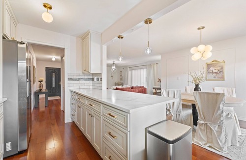 Vancouver House | Royal Oaks Retreat 2Br2Ba Fenced Yard