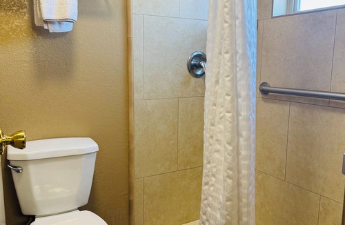 Dunbar Spring Hotel | Royal Sun Hotel & Suites
