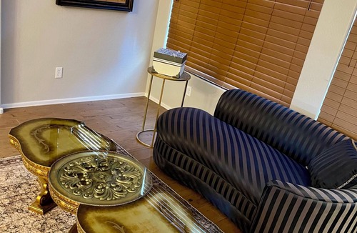 Sunset Farms House | Royalty in Black & White w/Pool, 11 BED & Games & Events Allowed