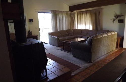 June Lake Apartment | Rr-edgewater01