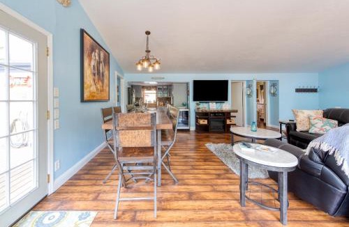 Duncans Mills House | RR Yacht Club-Private beach, Hot tub, Outdoor fun