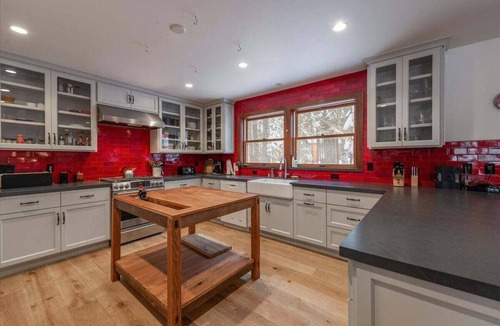 McKinney Estates House | Rubicon Adventure Lodge in Tahoma