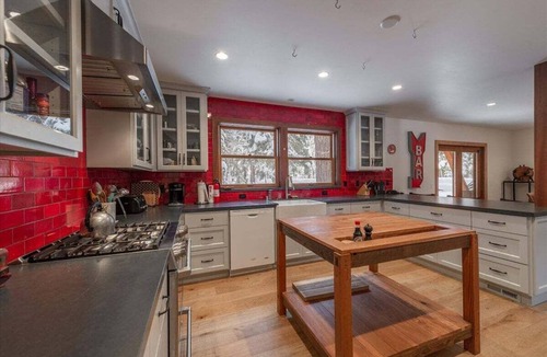 McKinney Estates House | Rubicon Adventure Lodge in Tahoma
