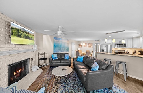 Balboa Island House | Ruby Villa A - Stay for 6!