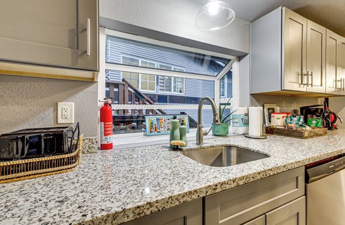 Guerneville Cottage | Russian River Retreat! Woodsy Guerneville Bungalow