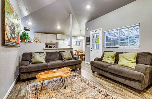 Guerneville Cottage | Russian River Retreat! Woodsy Guerneville Bungalow